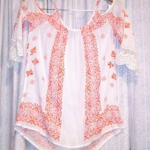 (NWOT)SoHo Bohemian off the Shoulder top xs